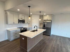 5217 Whisper Dr in Columbia, MO - Building Photo - Building Photo