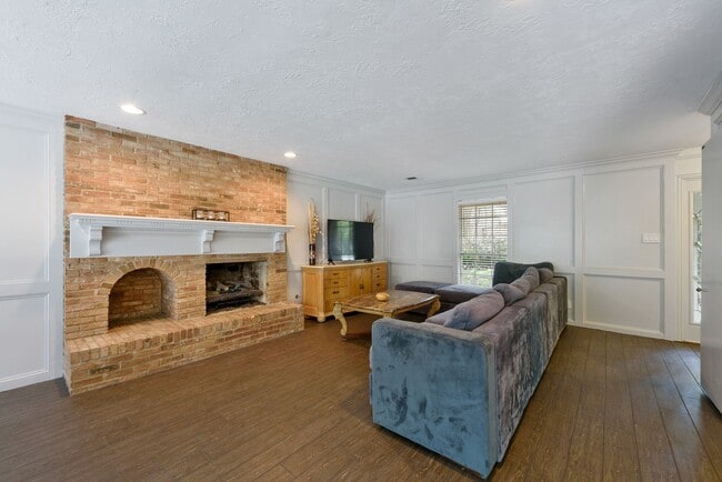 property at 2824 S Logrun Cir