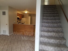 3751 Summerlee Rd in Oak Hill, WV - Building Photo - Building Photo