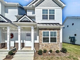 328 Raines Ct in Lebanon, TN - Building Photo