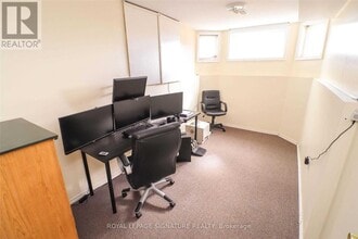 329 Spillsbury Dr in Peterborough, ON - Building Photo - Building Photo