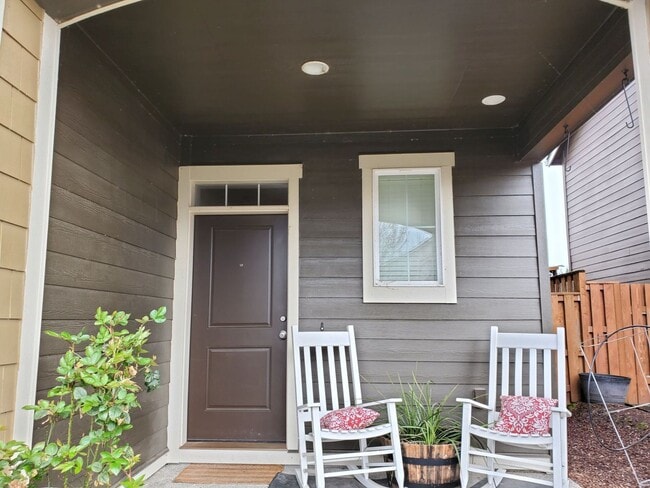 2464 NW Sunny Ln in Albany, OR - Building Photo - Building Photo