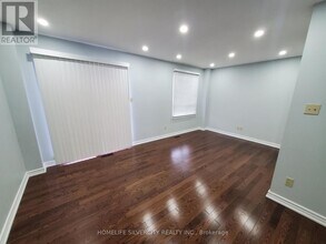 30 Castlehill Rd in Brampton, ON - Building Photo - Building Photo