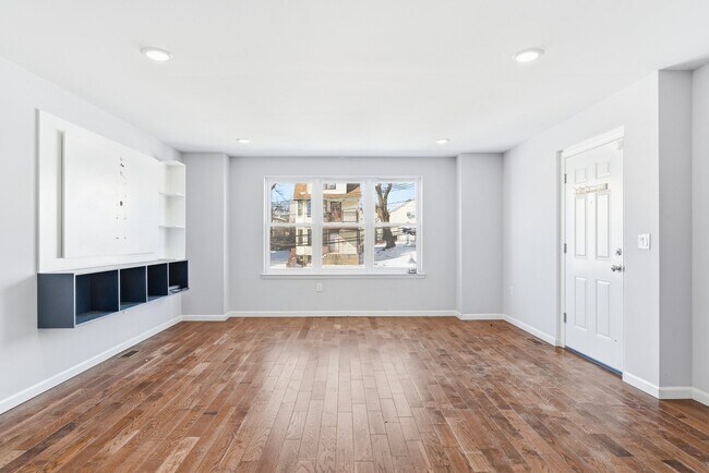 168 Johnson Ave, Unit 1st Floor in Newark, NJ - Building Photo - Building Photo