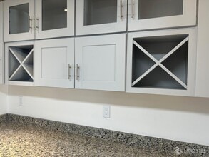 402 Rittenhouse Ct in North Brunswick, NJ - Building Photo - Building Photo