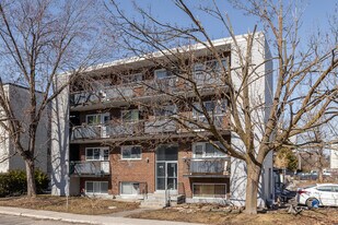 475 Robin Boul in Laval, QC - Building Photo