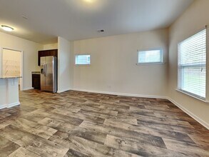 231 Jimmy Love Ln in Columbia, SC - Foto de edificio - Building Photo