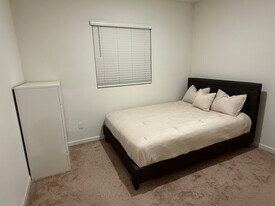 8073 Bossa Nova Way in Roseville, CA - Building Photo