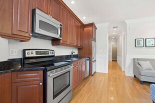 244 Beacon St, Unit 1B in Boston, MA - Building Photo