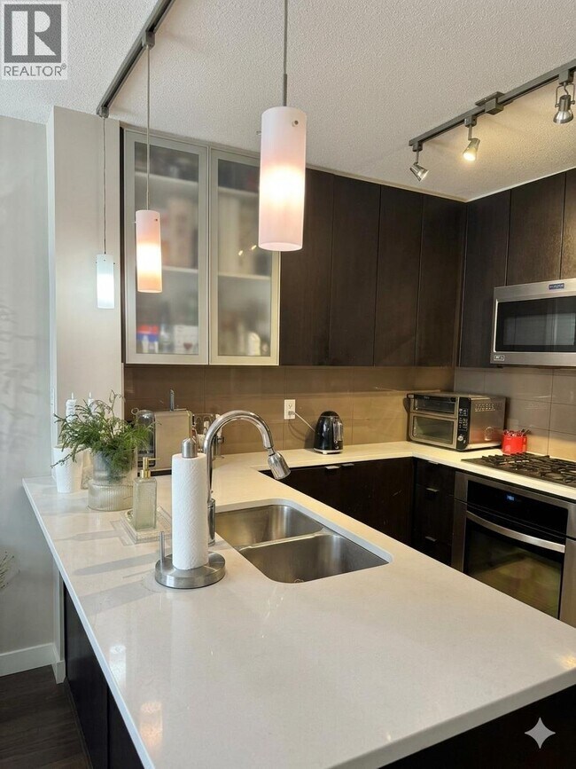 7328 Arcola St in Burnaby, BC - Building Photo - Building Photo