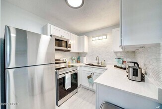 7308 Sunset Ave in Panama City, FL - Building Photo - Building Photo