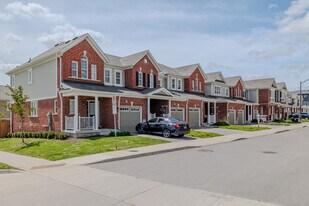 19 Ridge Rd in Cambridge, ON - Building Photo