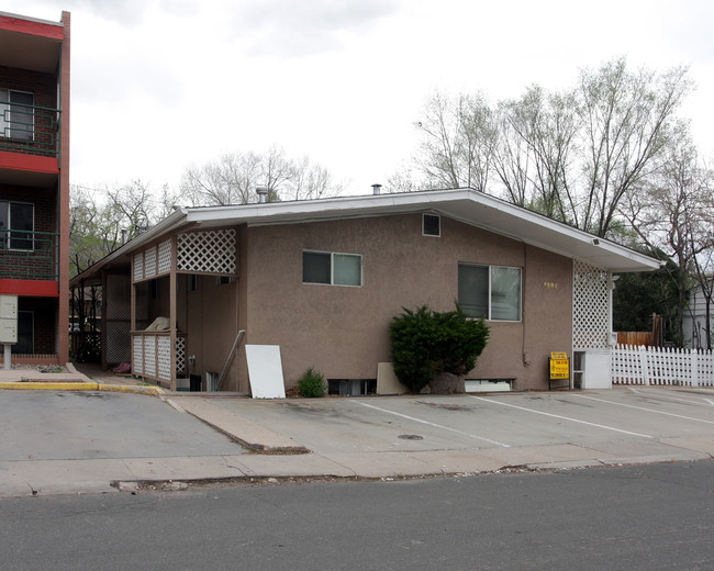 1806 Saint Elmo Ct in Colorado Springs, CO - Foto de edificio - Building Photo