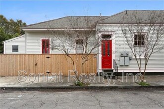 2501 Burgundy St in New Orleans, LA - Building Photo - Building Photo