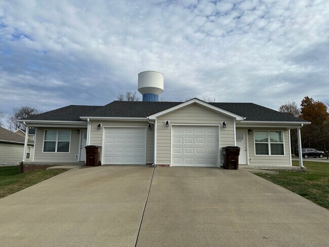 9029 Landon Ln, Unit 9031