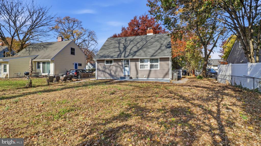 5724 Denfield Rd in Rockville, MD - Building Photo