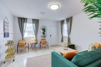 4201 NW 24th Ave in Miami, FL - Building Photo - Building Photo