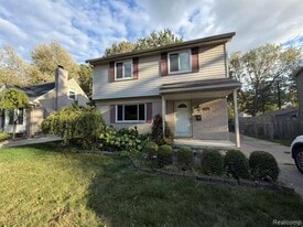 3245 Parker Dr in Royal Oak, MI - Building Photo