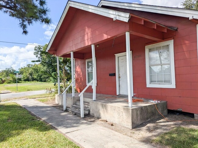 property at 1105 Ewing St