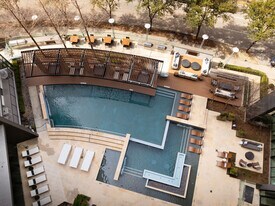 The Taylor in Dallas, TX - Building Photo