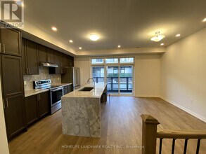 21 Cohen Way in Vaughan, ON - Building Photo - Building Photo