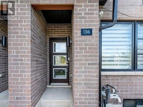 136 Brockley Dr in Toronto, ON - Building Photo - Building Photo