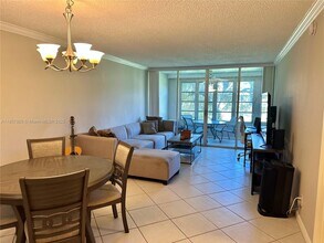9441 Evergreen Pl in Davie, FL - Building Photo - Building Photo