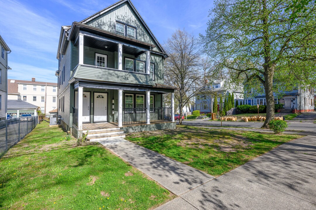 72 Sheldon Terrace in New Haven, CT - Building Photo