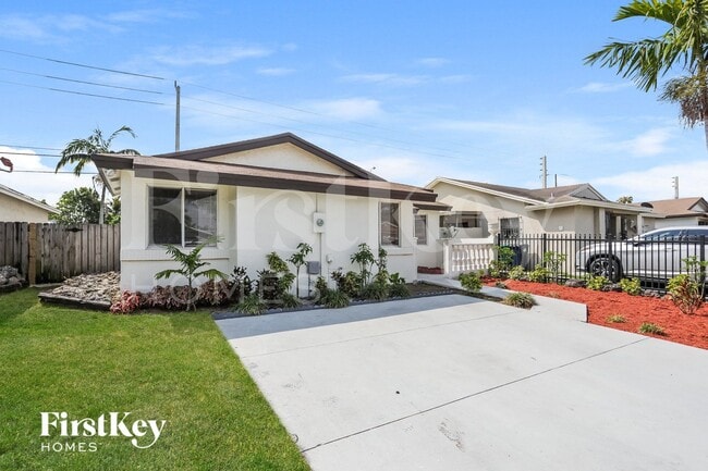 12324 SW 198th St in Miami, FL - Building Photo - Building Photo