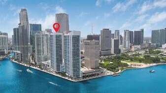 325 S Biscayne Blvd, Unit 3118 in Miami, FL - Building Photo