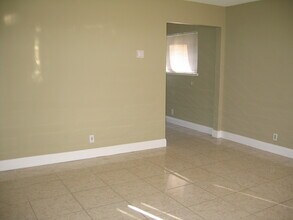 996 S 7th St, Unit Ground Fl in San Jose, CA - Building Photo - Building Photo