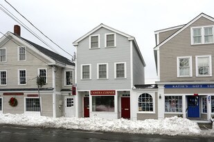 1 Dock Sq in Rockport, MA - Building Photo