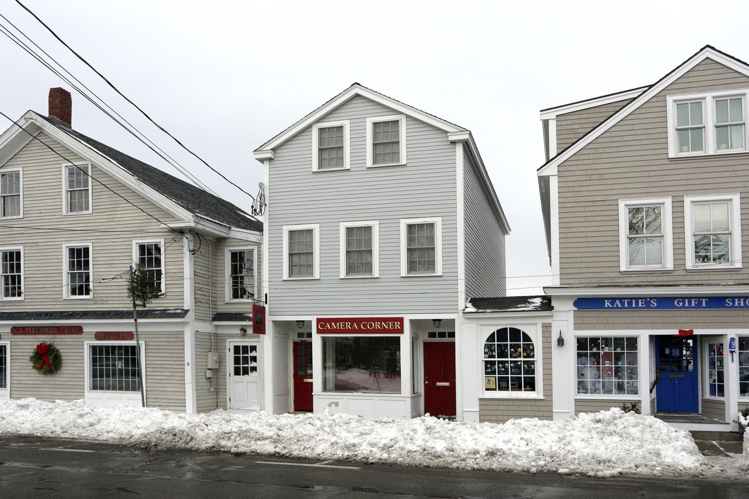 1 Dock Sq in Rockport, MA - Building Photo