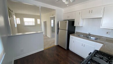 11033 La Maida St in Los Angeles, CA - Building Photo - Building Photo