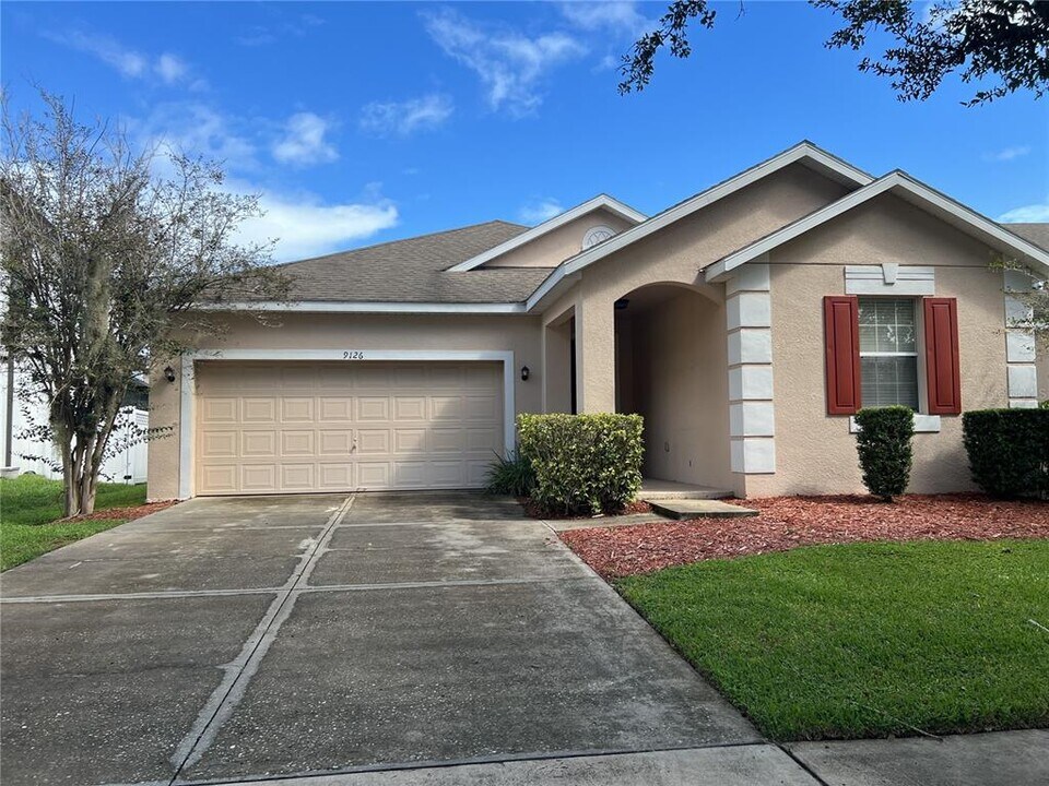 9126 Leeland Archer Blvd in Orlando, FL - Building Photo