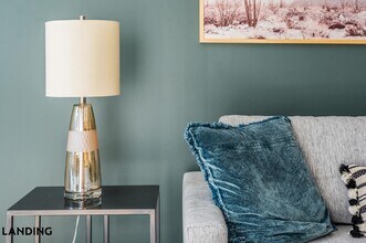 8511 15th Ave NW in Seattle, WA - Foto de edificio - Building Photo