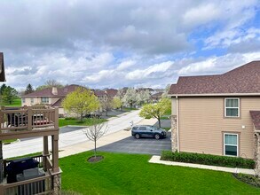 1875 Crenshaw Cir in Vernon Hills, IL - Building Photo - Building Photo
