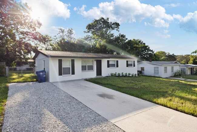 108 Lillian St in Minneola, FL - Building Photo - Building Photo