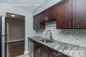 33302 Kingslane Ct in Farmington, MI - Building Photo - Building Photo