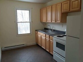21 Franklindale Ave in Wappingers Falls, NY - Building Photo - Building Photo
