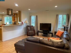 2032 Donald Dr in Moraga, CA - Building Photo - Building Photo