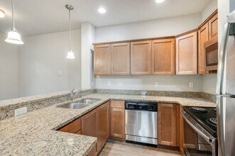 Pinnacle Townhomes in Lynnwood, WA - Building Photo - Building Photo
