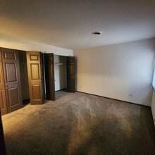 Dynasty House Apartments in University Park, IL - Building Photo - Building Photo