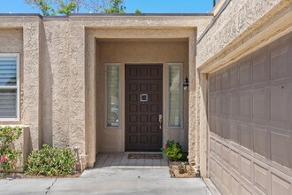 30 San Juan Dr in Rancho Mirage, CA - Foto de edificio - Building Photo