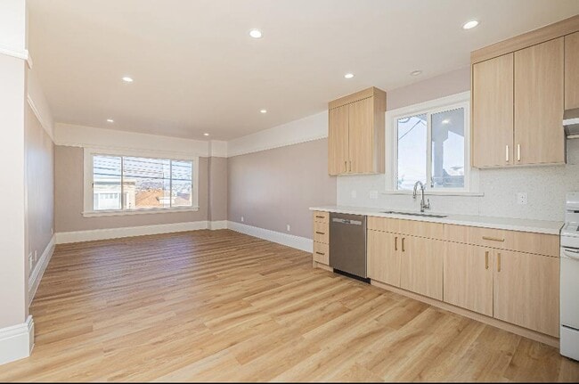 property at 315 Peoria St