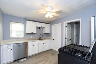 139 Stanton Ave in East Providence, RI - Building Photo