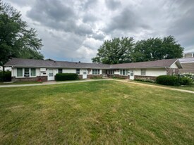 204 Locust St in Hospers, IA - Building Photo
