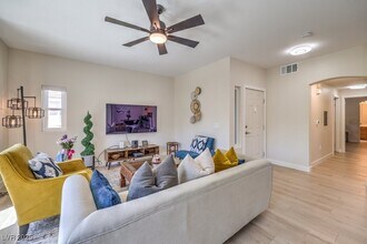 820 Titan Peak Pl in Las Vegas, NV - Building Photo - Building Photo