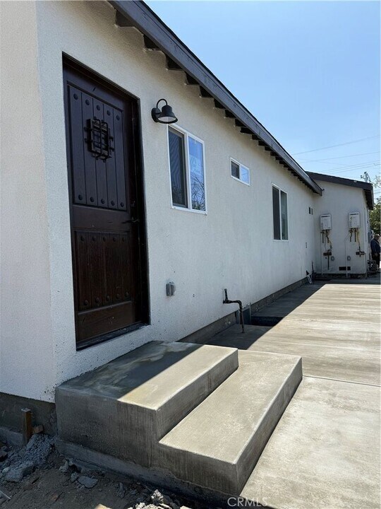 11827 Art St in Los Angeles, CA - Building Photo