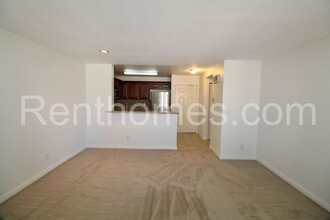 3520 Lebon Dr in San Diego, CA - Building Photo - Building Photo